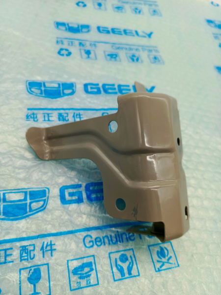 Кронштейн переднего крыла Geely Monjaro