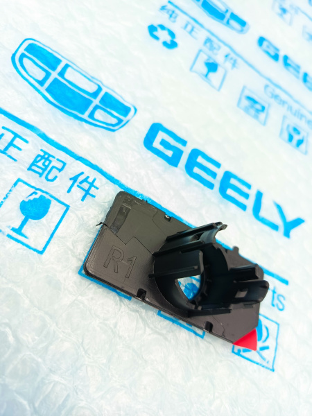 Кронштейн парктроника задний Geely Monjaro