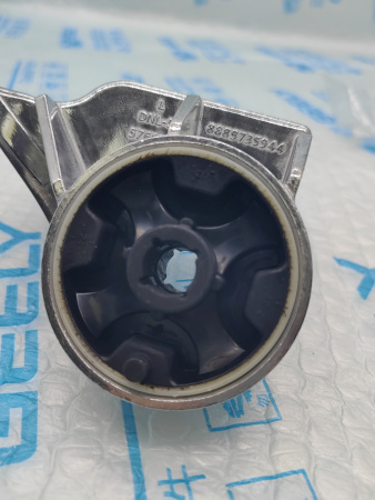 Кронштейн глушителя Geely Monjaro Tugella 2061538000