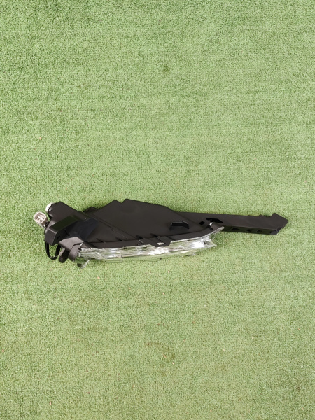 ПТФ правая Lexus NX 8121078020