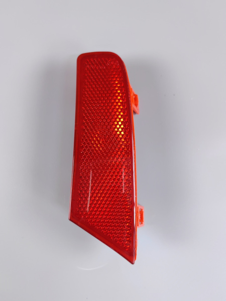 Катафот заднего бампера правый Zeekr 001