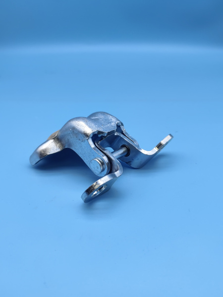 Петля двери передней левой нижняя Geely Coolray 5075036800