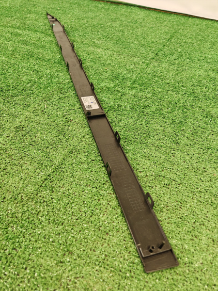 Молдинг накладки двери передней П Zeekr 001 8894221788B03