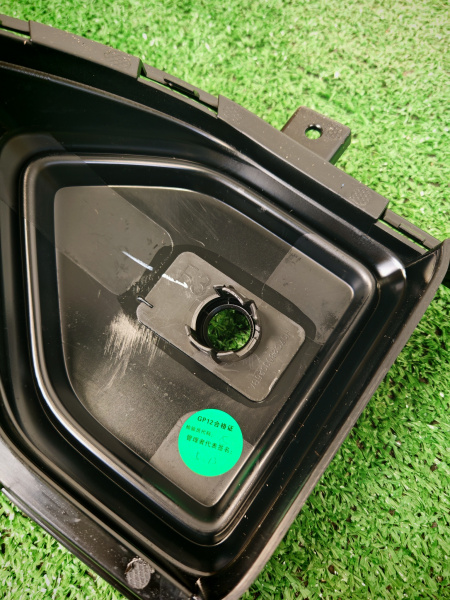 Решетка переднего бампера Voyah Free 280304010