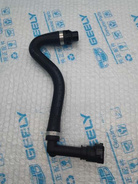 Патрубок Geely Monjaro 2074121000