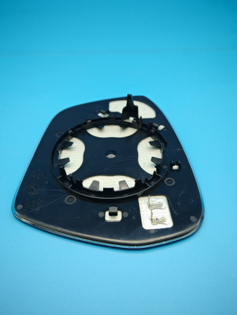 Зеркальный элемент правый Geely Coolray 6017057500