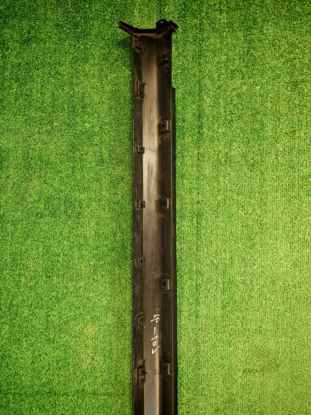 Накладка порога правая Voyah Free 310110001