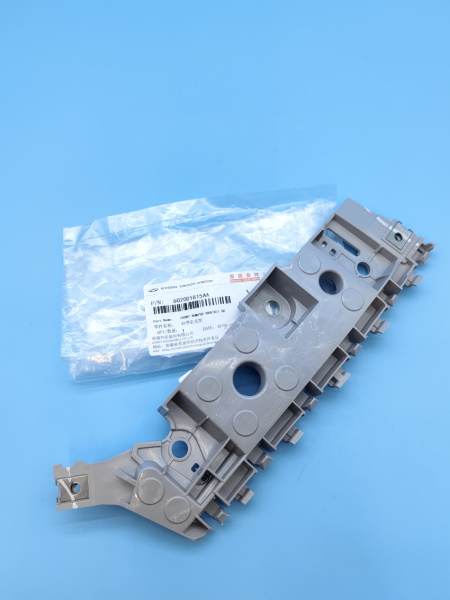 Кронштейн бампера переднего правый Chery Tiggo 7 Pro 602001815AA