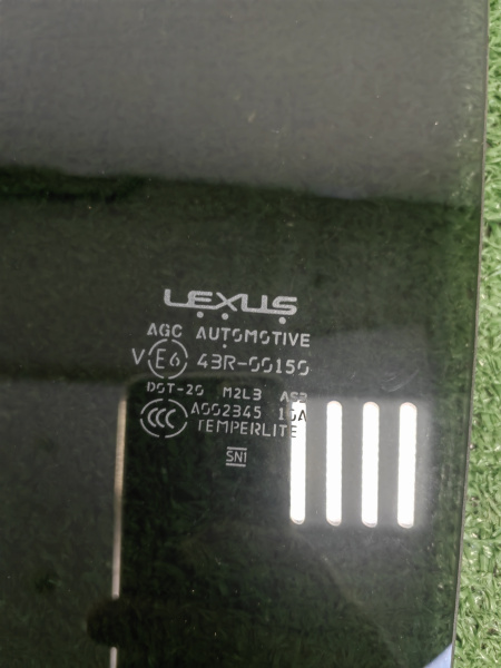 Стекло заднее левое Lexus RX 6810448210