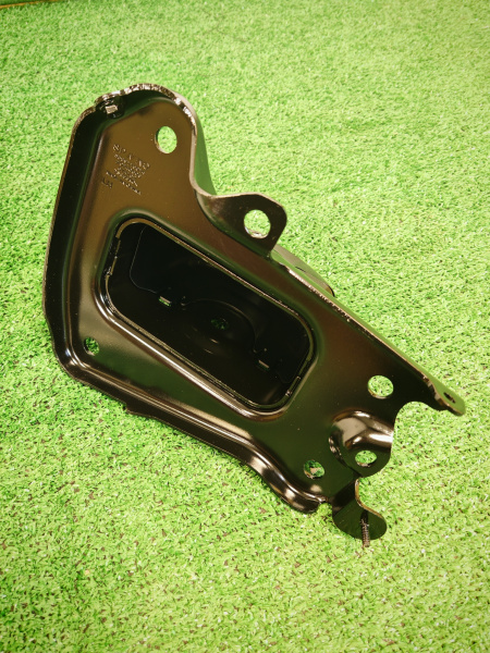 Кронштейн рычага задний правый Geely Monjaro 4086053300