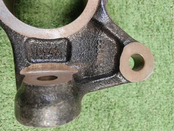 Кулак поворотный передний левый Geely Coolray 4048102200