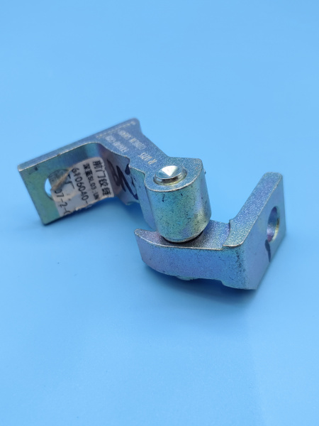 Петля двери правой верхняя часть Changan Uni-K CD569F2701030601