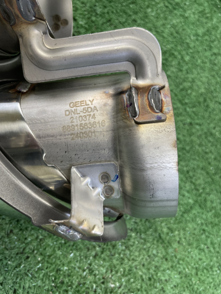 Насадка глушителя правая Geely Tugella 6044117600