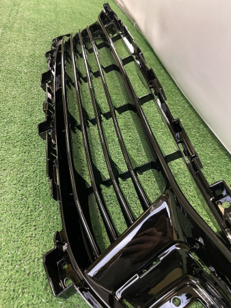 Решетка переднего бампера Geely Coolray 6010082700