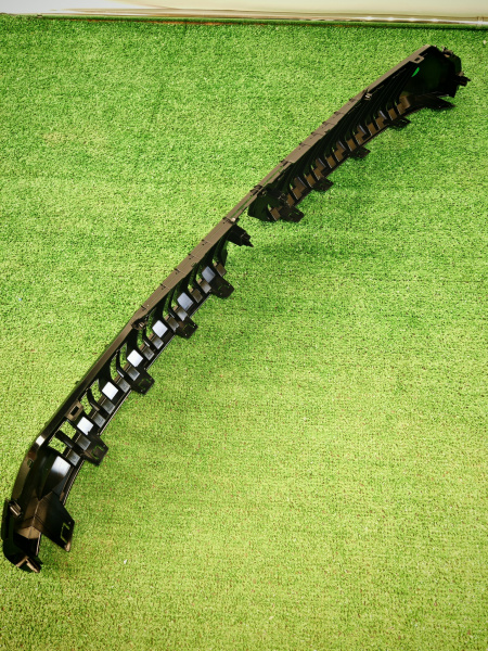 Решетка переднего бампера Voyah Free 280328011