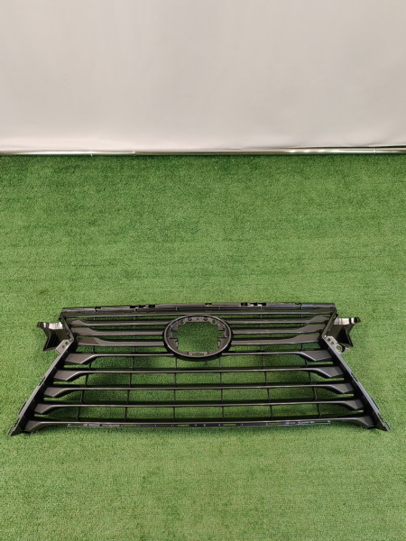 Верхняя часть решетки радиатора Lexus RX