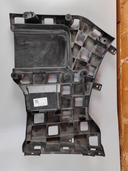 Кронштейн бамера задний лев Li L9