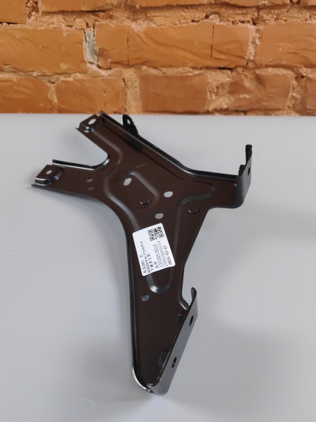 Крепление бампера левое Zeekr 001