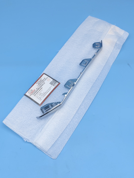 Полоска передней ПТФ правая верхняя Gac GS8 7105082DRS0000L2Z