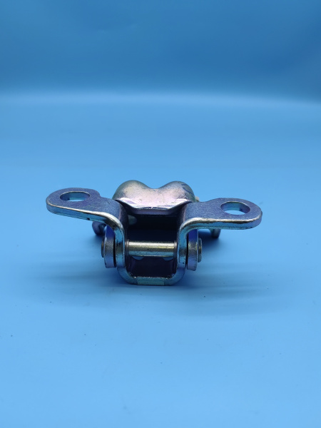 Петля двери передней правой нижняя Geely Coolray 5075036600