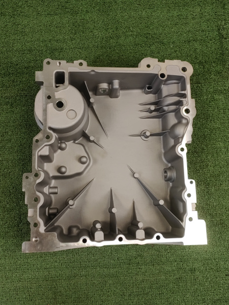 Поддон двигателя Geely Coolray 1056022400
