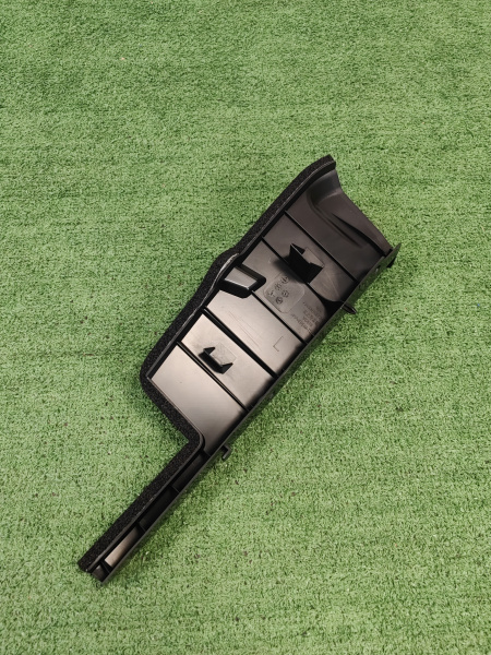 Дефлектор радиатора левый Gac GS8 7145001DRS0000M10