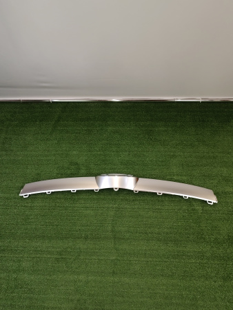 Молдинг решетки радиатора центральный Chery Arrizo 8 602003562AA