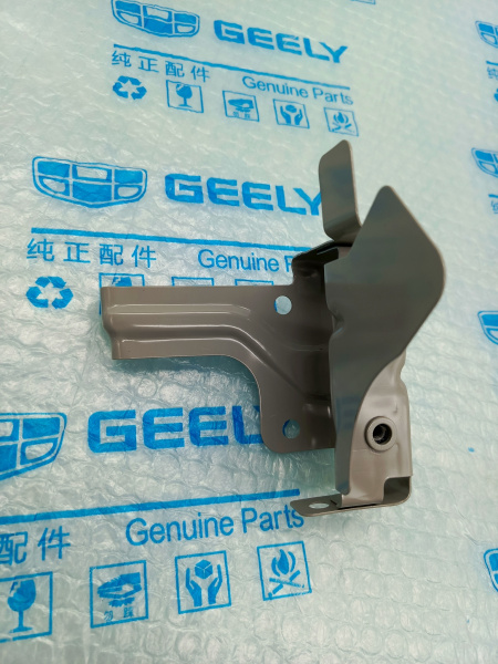 Кронштейн переднего крыла Geely Monjaro