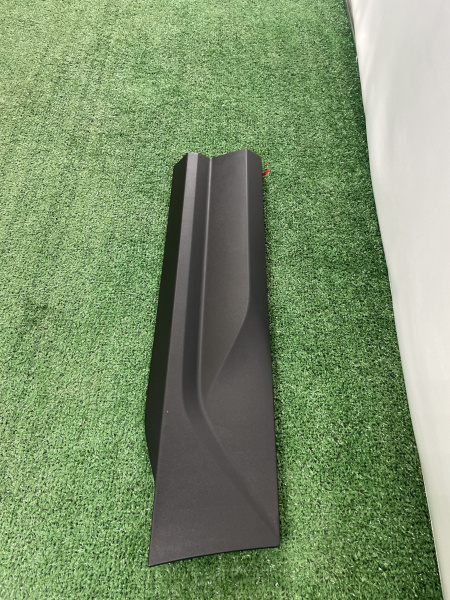 Накладка двери задней правой Geely Coolray 5081037900