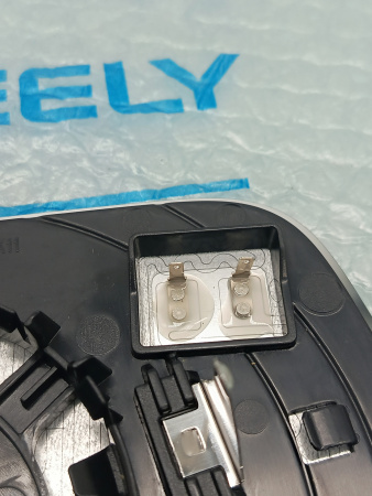 Зеркальный элемент правый Geely Monjaro