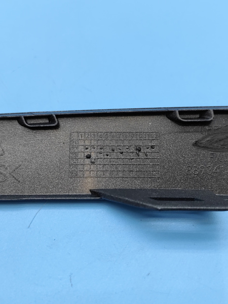 Молдинг переднего бампера левый серебристый хром Geely Atlas рестайлинг 6010220400S44