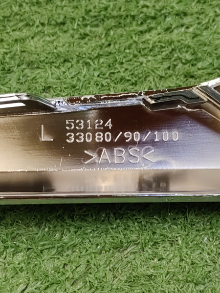 Молдинг решетки радиатора левый Lexus ES 5312433090