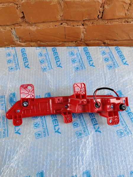 Фонарь противотуманный задний Geely Monjaro 7057035300