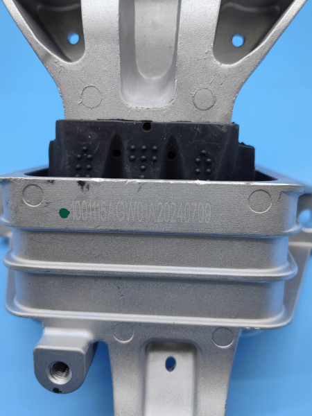 Опора двс левая Haval Dargo 1001115AGW01A
