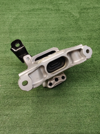 Подушка двигателя правая Chery Arrizo 8 206000388AA