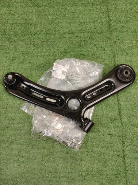 Рычаг передний нижний правый Geely Coolray 4017032800