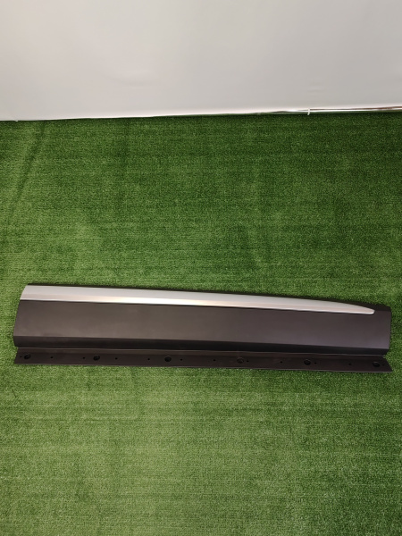 Накладка двери передней правой Geely Tugella 5075058600