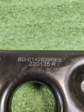 Рычаг передний нижний правый Geely Coolray 4017031400