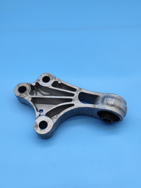 Опора двс  задняя Omoda C5 Exeed LX 206000119AA