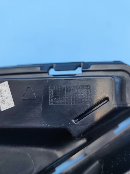 Решетка под ПТФ правая Gac GS8 7105062DRS0100C10