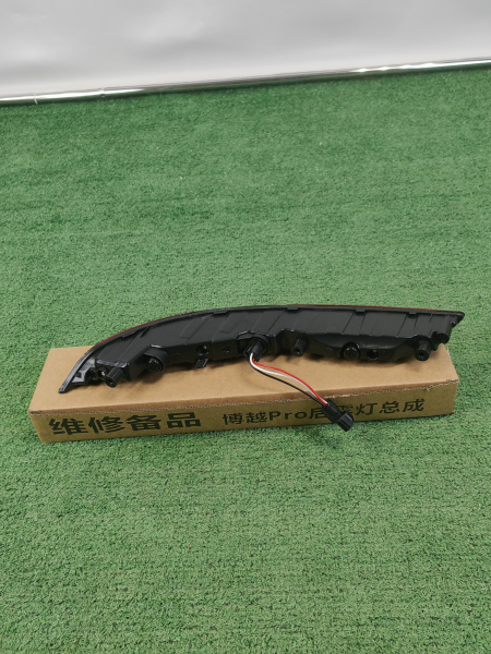 ПТФ задняя правая Geely Atlas Pro 7054016700