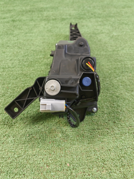 ПТФ левая Lexus NX 8122078020