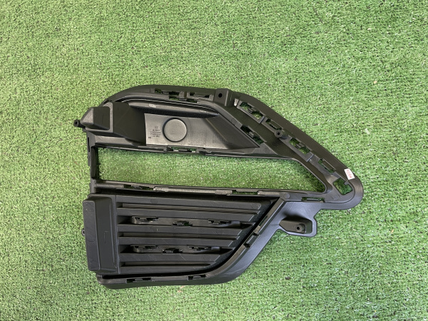 Решетка ПТФ передней правой Chery Tiggo 8 Pro 602001608AA
