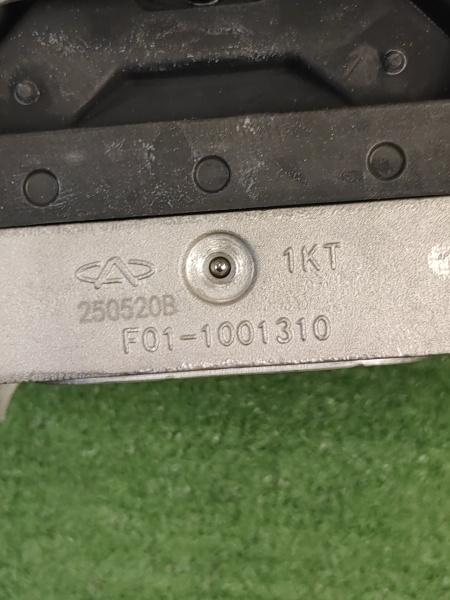 Подушка двигателя правая Jetour Dasing F011001310