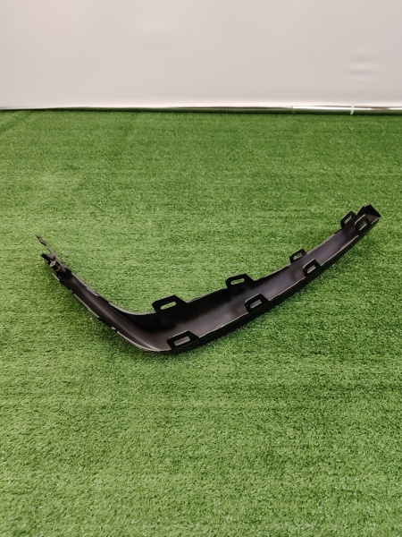Молдинг переднего бампера правый Geely Tugella 6010095900