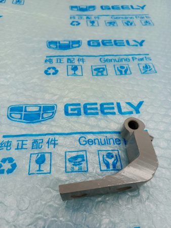 Петля задней двери нижняя П Geely Monjaro