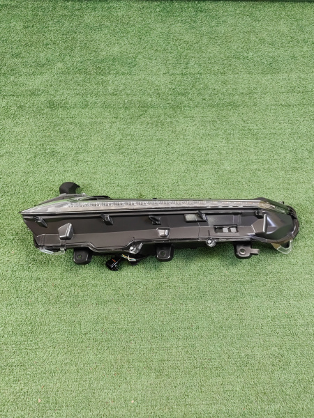 Ходовой огонь левый Lexus NX 8162078040