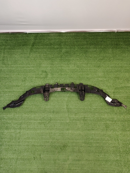 Кронштейн переднего бампера центральный Lexus ES 5311433050