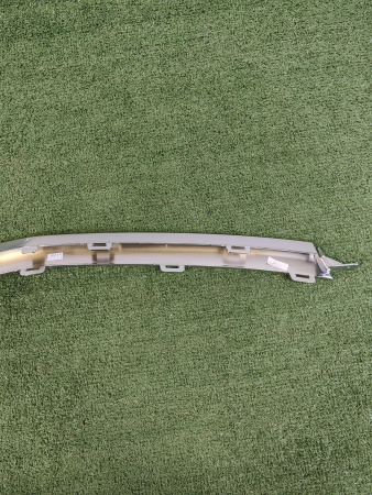 Молдинг решетки радиатора центральный нижний Geely Coolray 6013024400