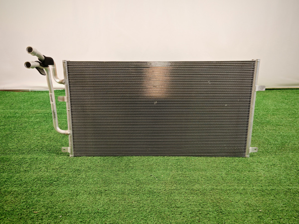 Радиатор передний Voyah Free 130101001